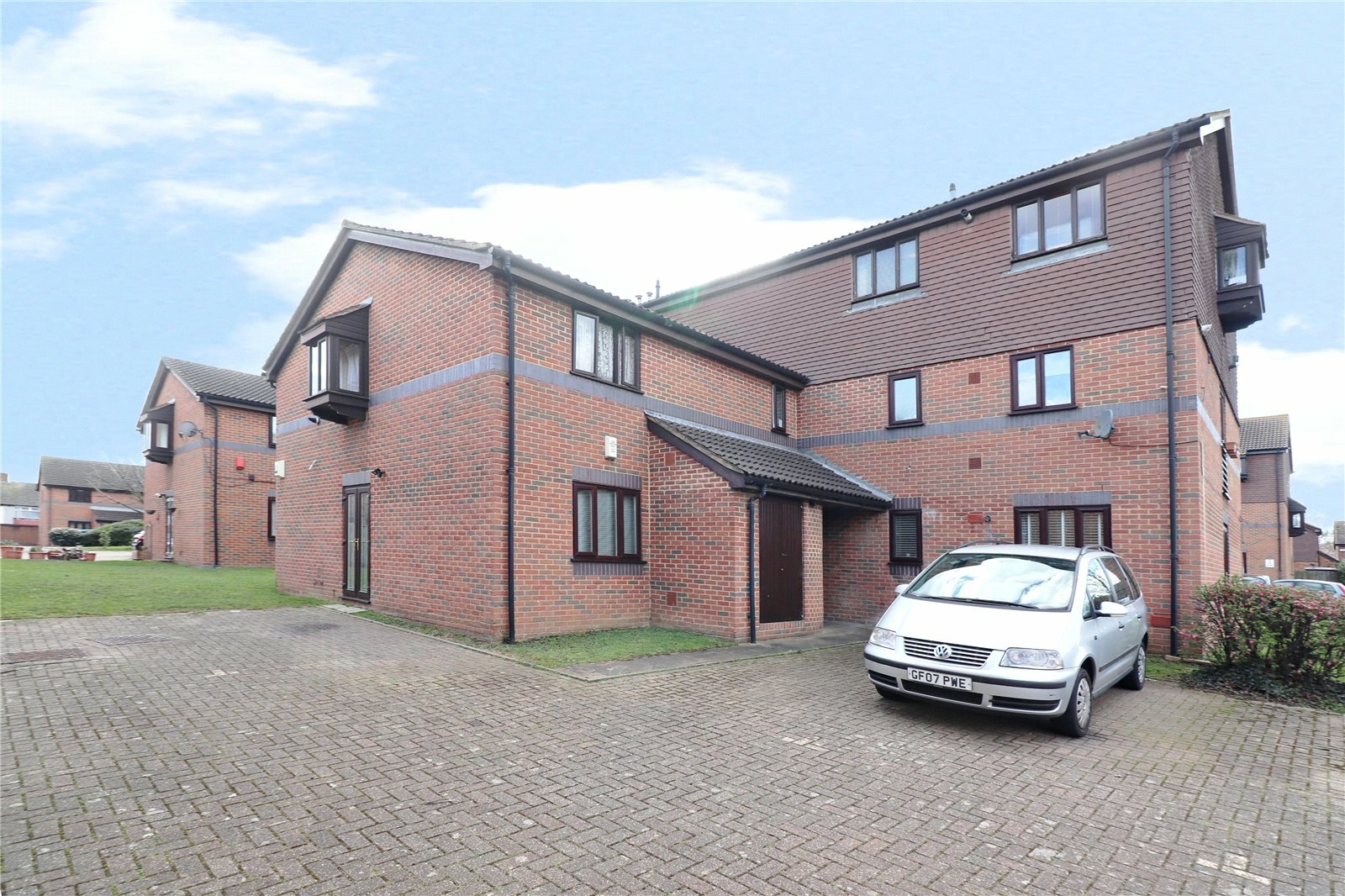 Woodfall Drive, Crayford, Kent, DA1 Anthony Martin, Award Winning Estate Agents Barnehurst