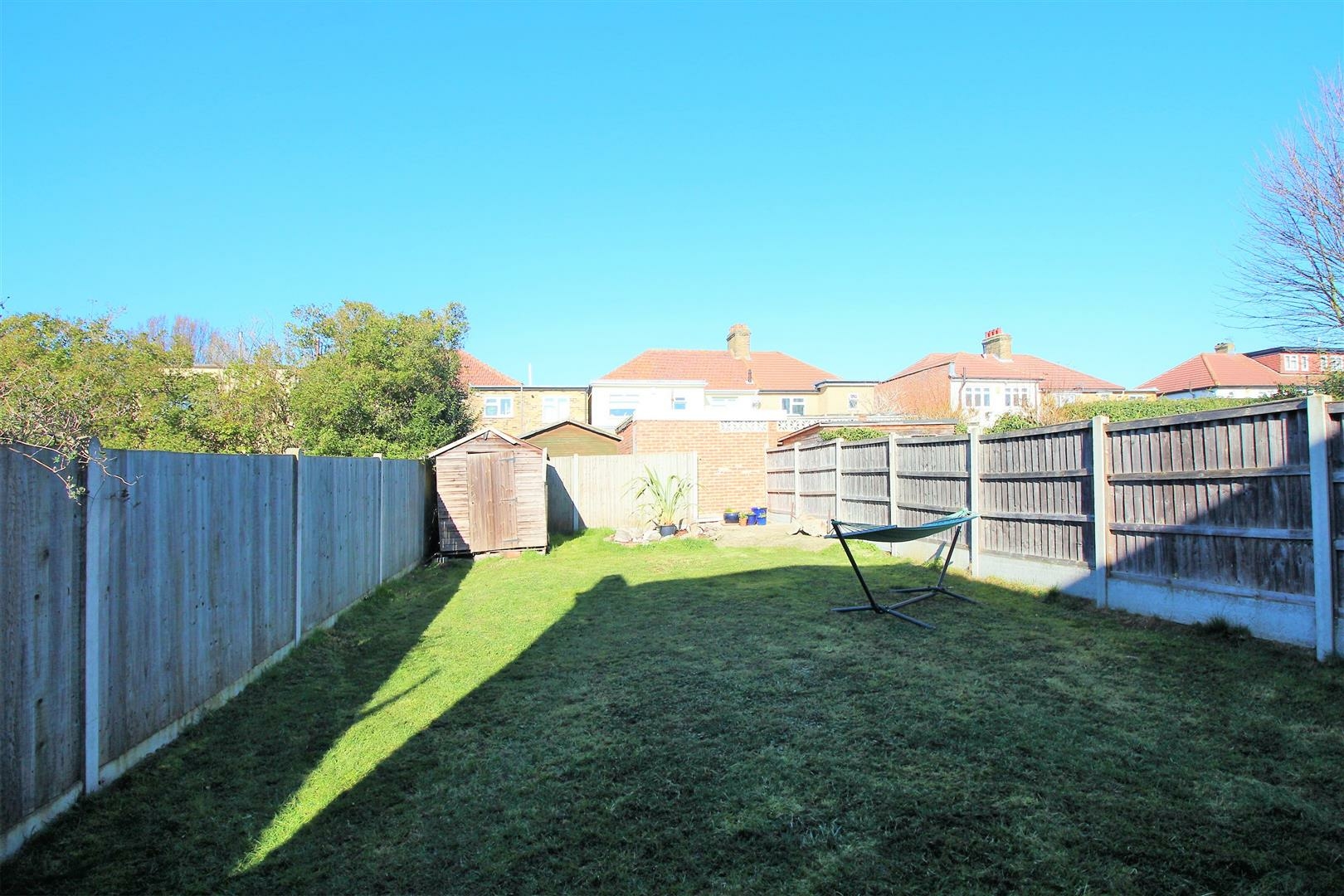 Axminster Crescent, Welling, Kent, DA16 Anthony Martin, Award Winning