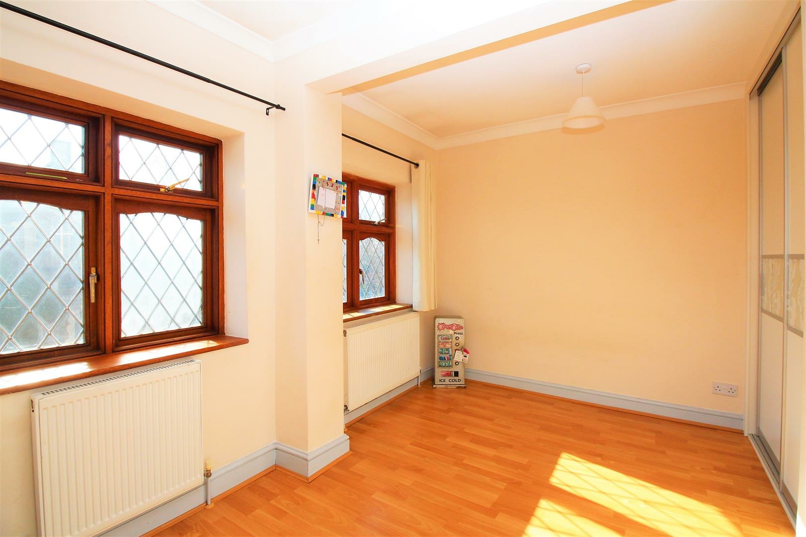 Axminster Crescent, Welling, Kent, DA16 Anthony Martin, Award Winning